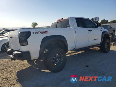 Trzecie zdjęcie samochodu z tyłu: 2010 TOYOTA TUNDRA DOUBLE CAB LIMITED VIN:5TFBY5F13AX137182 - miniatura