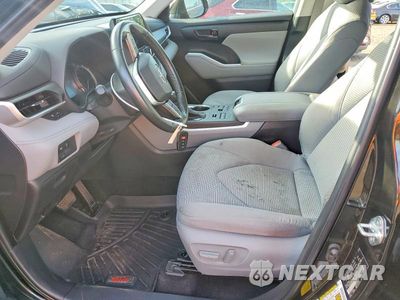 Zdjęcie 7 z 14 samochodu: 2023 TOYOTA HIGHLANDER LE VIN:5TDKDRBH3PS500116 - miniatura