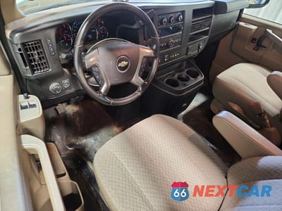 Zdjęcie 8 z 13 samochodu: 2019 CHEVROLET EXPRESS G2500 VIN:1GCWGAFP7K1240580 - miniatura