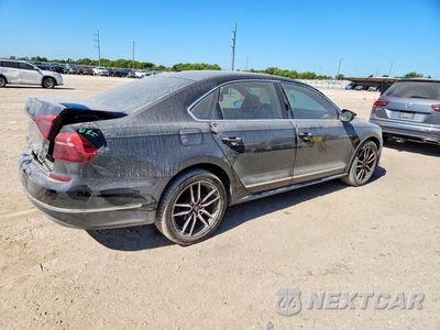 Trzecie zdjęcie samochodu z tyłu: 2017 VOLKSWAGEN PASSAT S VIN:1VWAT7A30HC019457 - miniatura