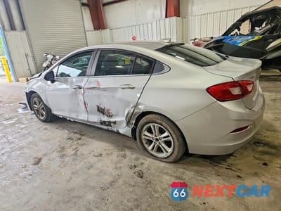 Drugie zdjęcie samochodu z przodu: 2018 CHEVROLET CRUZE LT VIN:1G1BE5SM6J7134987 - miniatura