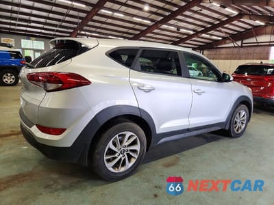 Trzecie zdjęcie samochodu z tyłu: 2016 HYUNDAI TUCSON SE VIN:KM8J23A49GU161463 - miniatura