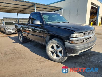 Czwarte zdjęcie samochodu z boku: 2001 CHEVROLET SILVERADO C1500 VIN:1GCEC14W31Z208713 - miniatura