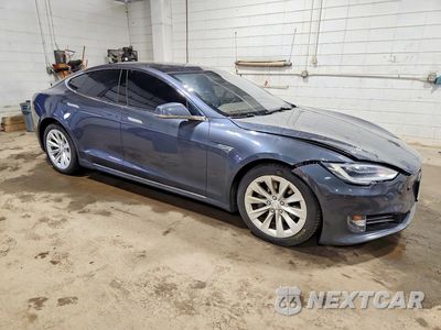 Czwarte zdjęcie samochodu z boku: 2016 TESLA MODEL S VIN:5YJSA1E20GF152474 - miniatura