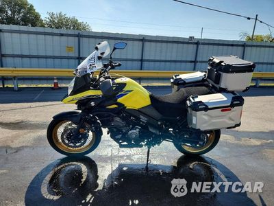 Trzecie zdjęcie samochodu z tyłu: 2021 SUZUKI DL650 VIN:JS1C733B3M7100270 - miniatura