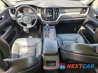 Zdjęcie 8 z 13 samochodu: 2019 VOLVO XC60 T5 MOMENTUM VIN:LYV102DK8KB191989 - miniatura
