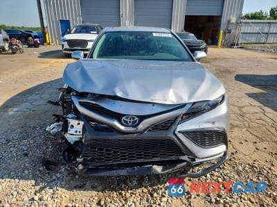 Piąte zdjęcie samochodu w środku: 2024 TOYOTA CAMRY HYBRID SE VIN:4T1S31AK7RU622411 - miniatura