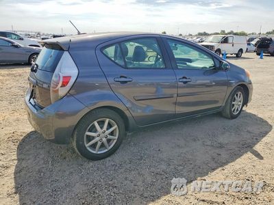 Trzecie zdjęcie samochodu z tyłu: 2013 TOYOTA PRIUS C FOUR VIN:JTDKDTB31D1041792 - miniatura