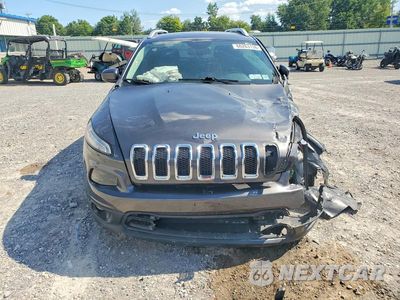 Piąte zdjęcie samochodu w środku: 2017 JEEP CHEROKEE LATITUDE VIN:1C4PJMCS8HW500562 - miniatura