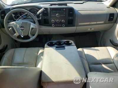 Zdjęcie 8 z 12 samochodu: 2010 GMC SIERRA C1500 SLE VIN:3GTRCVE00AG182249 - miniatura