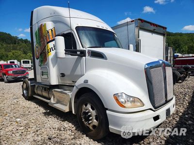 Czwarte zdjęcie samochodu z boku: 2016 KENWORTH T680 SEMI TRUCK VIN:1XKYAP8X2GJ129537 - miniatura