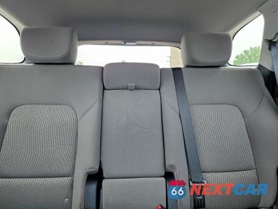 Zdjęcie 10 z 13 samochodu: 2017 HYUNDAI SANTA FE SE VIN:KM8SMDHF6HU174250 - miniatura