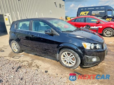 Czwarte zdjęcie samochodu z boku: 2012 CHEVROLET SONIC LT VIN:1G1JC6SH5C4205627 - miniatura