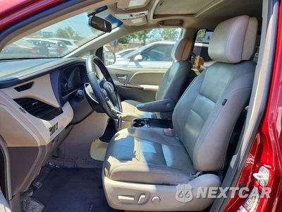 Zdjęcie 7 z 13 samochodu: 2015 TOYOTA SIENNA XLE 8-PASSENGER VIN:5TDYK3DC9FS591955 - miniatura
