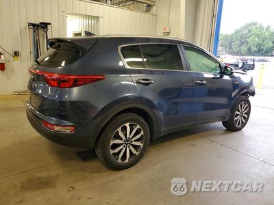 Trzecie zdjęcie samochodu z tyłu: 2018 KIA SPORTAGE EX VIN:KNDPNCAC3J7351892 - miniatura