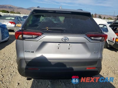 Zdjęcie 6 z 13 samochodu: 2021 TOYOTA RAV4 XLE VIN:2T3W1RFV9MC148231 - miniatura