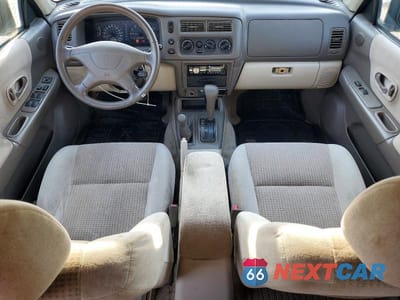 Zdjęcie 8 z 12 samochodu: 2001 MITSUBISHI MONTERO SPORT XLS VIN:JA4MT31H41P054449 - miniatura