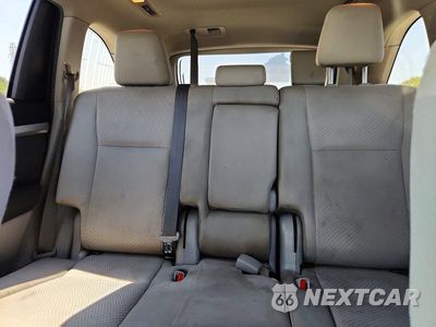 Zdjęcie 10 z 13 samochodu: 2019 TOYOTA HIGHLANDER LE VIN:5TDZARFH5KS049247 - miniatura