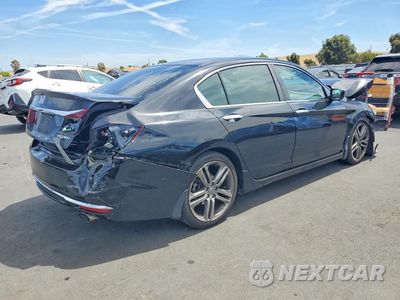 Trzecie zdjęcie samochodu z tyłu: 2017 HONDA ACCORD SPORT VIN:1HGCR2F69HA081663 - miniatura