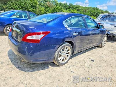 Trzecie zdjęcie samochodu z tyłu: 2010 NISSAN MAXIMA 3.5 S VIN:1N4AA5AP9AC824613 - miniatura