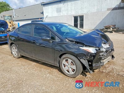 Czwarte zdjęcie samochodu z boku: 2018 CHEVROLET CRUZE LS VIN:1G1BC5SMXJ7151555 - miniatura