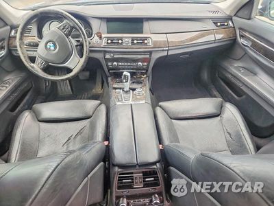 Zdjęcie 8 z 12 samochodu: 2012 BMW 750 XI VIN:WBAKC6C58CDX99496 - miniatura