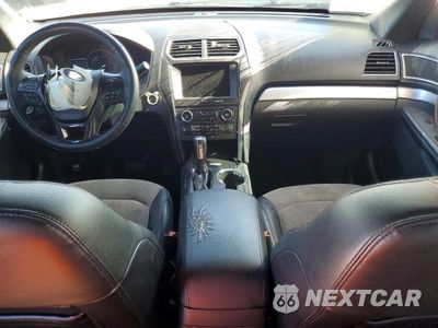 Zdjęcie 8 z 13 samochodu: 2017 FORD EXPLORER XLT VIN:1FM5K7D82HGD96018 - miniatura