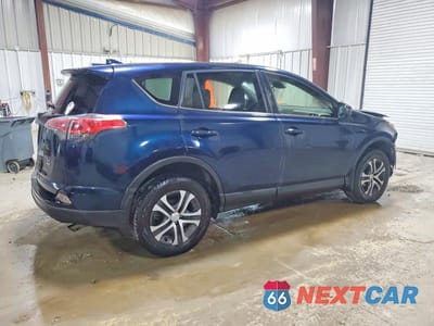 Trzecie zdjęcie samochodu z tyłu: 2018 TOYOTA RAV4 LE VIN:JTMBFREV1JJ747781 - miniatura