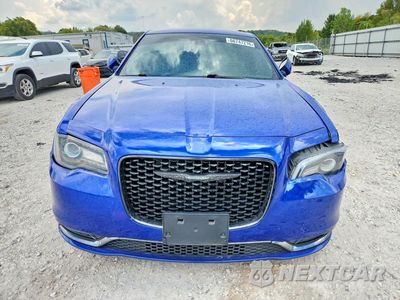 Piąte zdjęcie samochodu w środku: 2018 CHRYSLER 300 S VIN:2C3CCABG4JH332299 - miniatura