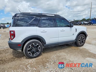 Trzecie zdjęcie samochodu z tyłu: 2021 FORD BRONCO SPORT OUTER BANKS VIN:3FMCR9C60MRA40457 - miniatura