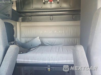 Zdjęcie 10 z 14 samochodu: 2022 FREIGHTLINER CASCADIA 126 VIN:3AKJHHDR0NSMF6583 - miniatura