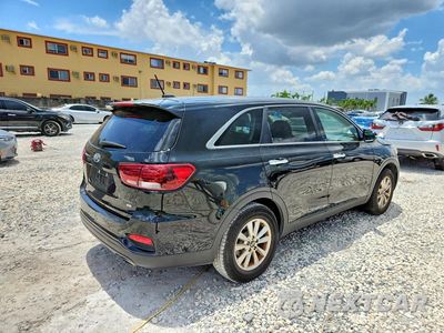 Trzecie zdjęcie samochodu z tyłu: 2020 KIA SORENTO LX VIN:5XYPG4A34LG658882 - miniatura