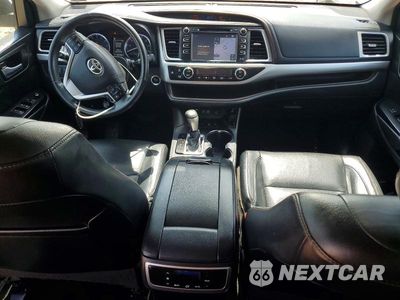 Zdjęcie 8 z 14 samochodu: 2018 TOYOTA HIGHLANDER XLE VIN:5TDJZRFH3JS544650 - miniatura