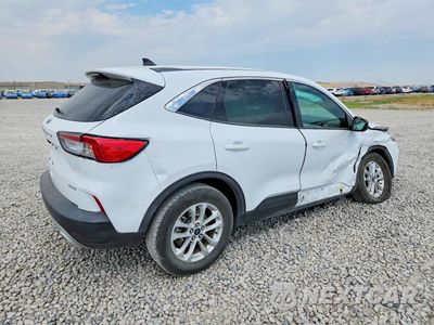 Trzecie zdjęcie samochodu z tyłu: 2020 FORD ESCAPE SE VIN:1FMCU0G6XLUA25041 - miniatura