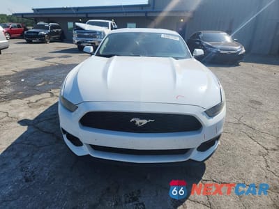Piąte zdjęcie samochodu w środku: 2015 FORD MUSTANG VIN:1FA6P8TH7F5319726 - miniatura