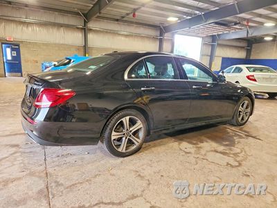 Trzecie zdjęcie samochodu z tyłu: 2018 MERCEDES-BENZ E 300 4MATIC VIN:WDDZF4KB3JA478359 - miniatura