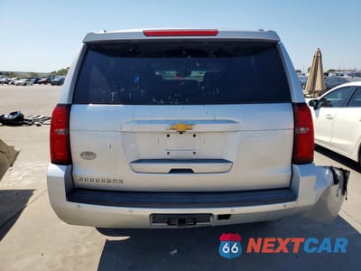 Zdjęcie 6 z 14 samochodu: 2016 CHEVROLET SUBURBAN K1500 LT VIN:1GNSKHKC6GR185578 - miniatura