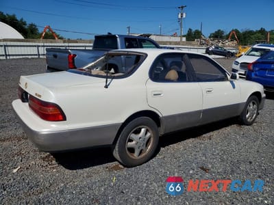 Trzecie zdjęcie samochodu z tyłu: 1995 LEXUS ES 300 VIN:JT8GK13T0S0128969 - miniatura