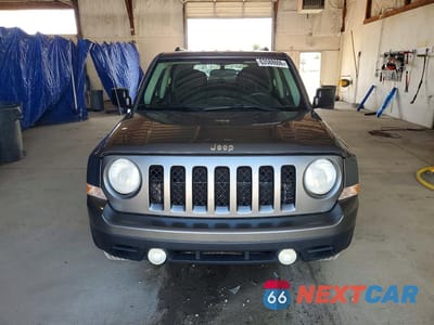 Piąte zdjęcie samochodu w środku: 2013 JEEP PATRIOT SPORT VIN:1C4NJRBB5DD271656 - miniatura