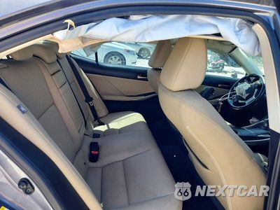 Zdjęcie 10 z 12 samochodu: 2017 LEXUS IS 200T VIN:JTHBA1D26H5040328 - miniatura