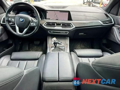 Piąte zdjęcie samochodu w środku: 2022 BMW X5 XDRIVE45E VIN:5UXTA6C07N9M90821 - miniatura