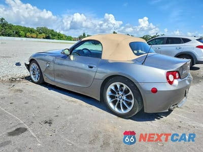 Drugie zdjęcie samochodu z przodu: 2005 BMW Z4 2.5 VIN:4USBT33515LS58679 - miniatura