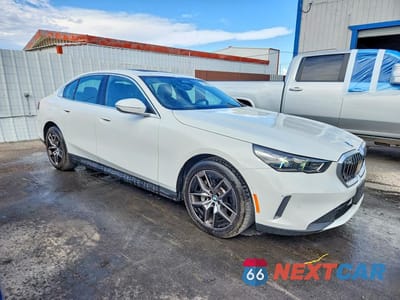 Czwarte zdjęcie samochodu z boku: 2026 BMW 530 I VIN:WBA43FJ05TCV65080 - miniatura