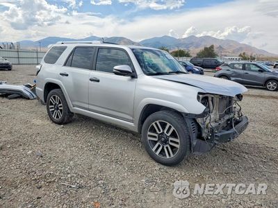 Czwarte zdjęcie samochodu z boku: 2017 TOYOTA 4RUNNER LIMITED VIN:JTEBU5JR8H5439531 - miniatura