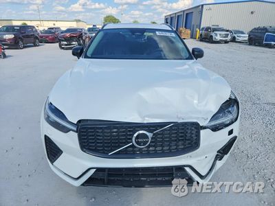 Piąte zdjęcie samochodu w środku: 2023 VOLVO XC60 ULTIMATE VIN:YV4L12RX8P1341945 - miniatura