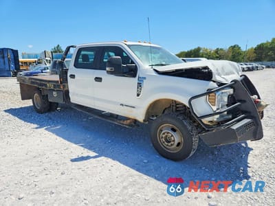 Czwarte zdjęcie samochodu z boku: 2019 FORD F350 SUPER DUTY VIN:1FD8W3HT7KEG56943 - miniatura