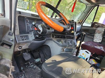 Zdjęcie 8 z 14 samochodu: 2005 FREIGHTLINER COLUMBIA 120 SEMI TRUCK VIN:1FUJA6CK25LN89438 - miniatura