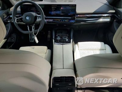 Zdjęcie 8 z 12 samochodu: 2025 BMW I5 XDRIVE 40 VIN:WBY13HG05SCS43321 - miniatura