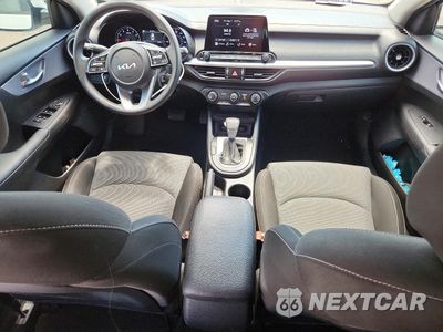 Zdjęcie 8 z 12 samochodu: 2024 KIA FORTE LX VIN:3KPF24AD2RE690254 - miniatura