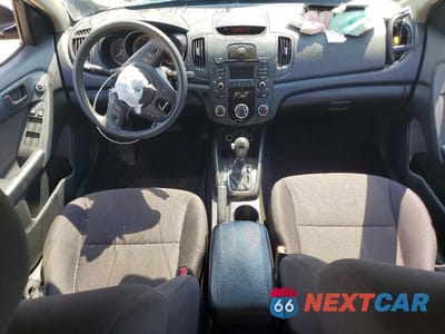 Zdjęcie 8 z 12 samochodu: 2012 KIA FORTE5 EX VIN:KNAFU5A2XC5543596 - miniatura